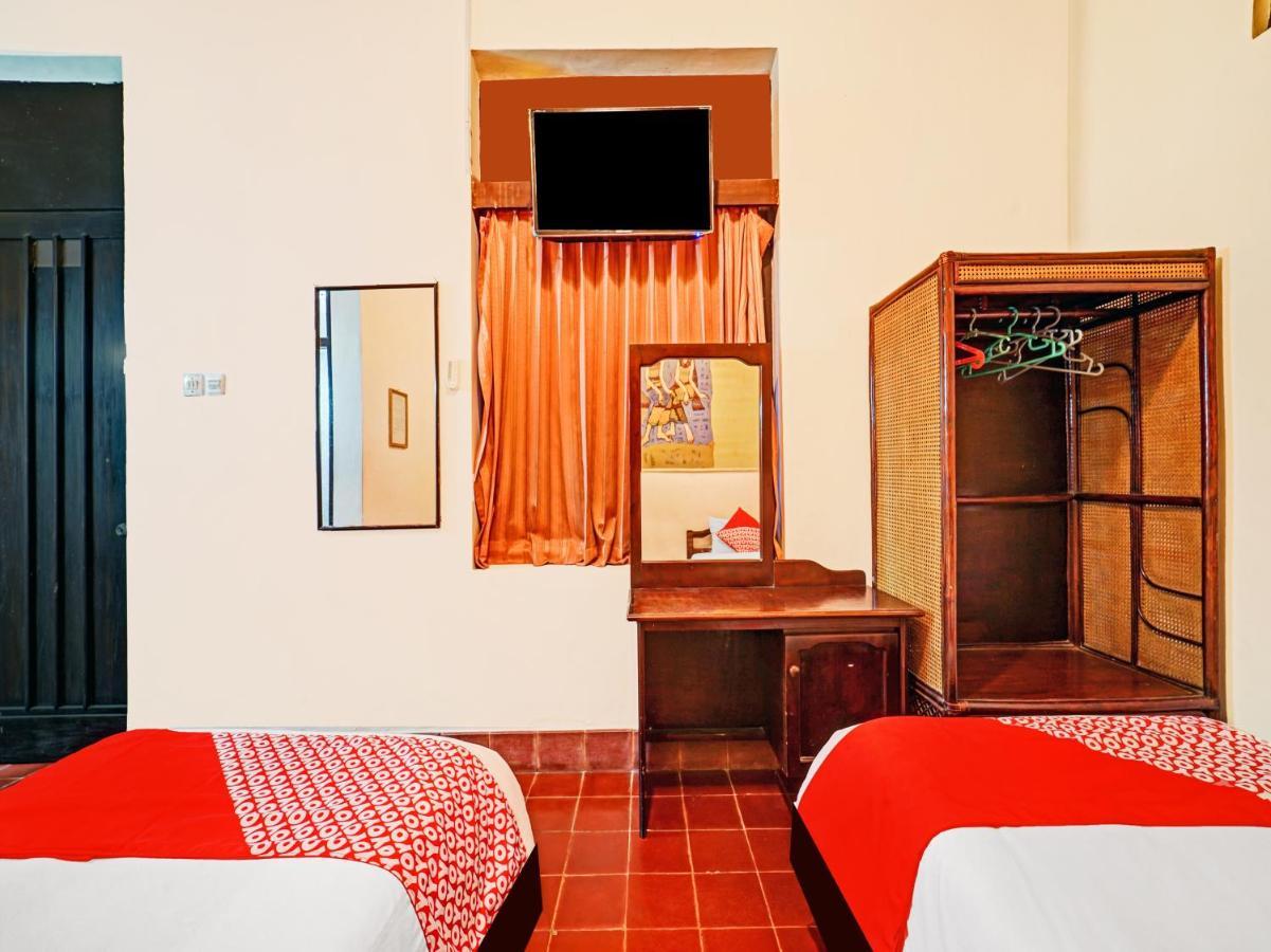 Oyo 90676 Oryza Hotel Yogyakarta Exterior foto
